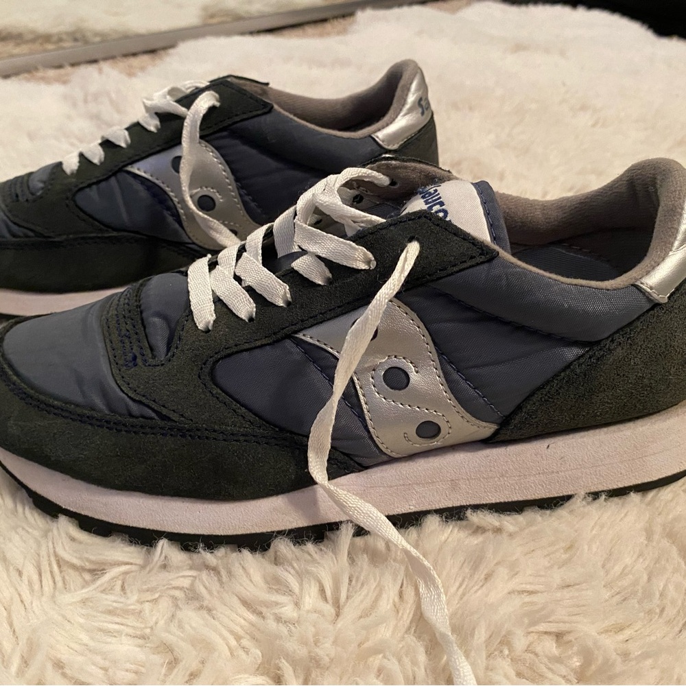 Saucony Jazz Navy and Metallic Gray Athletic Shoes